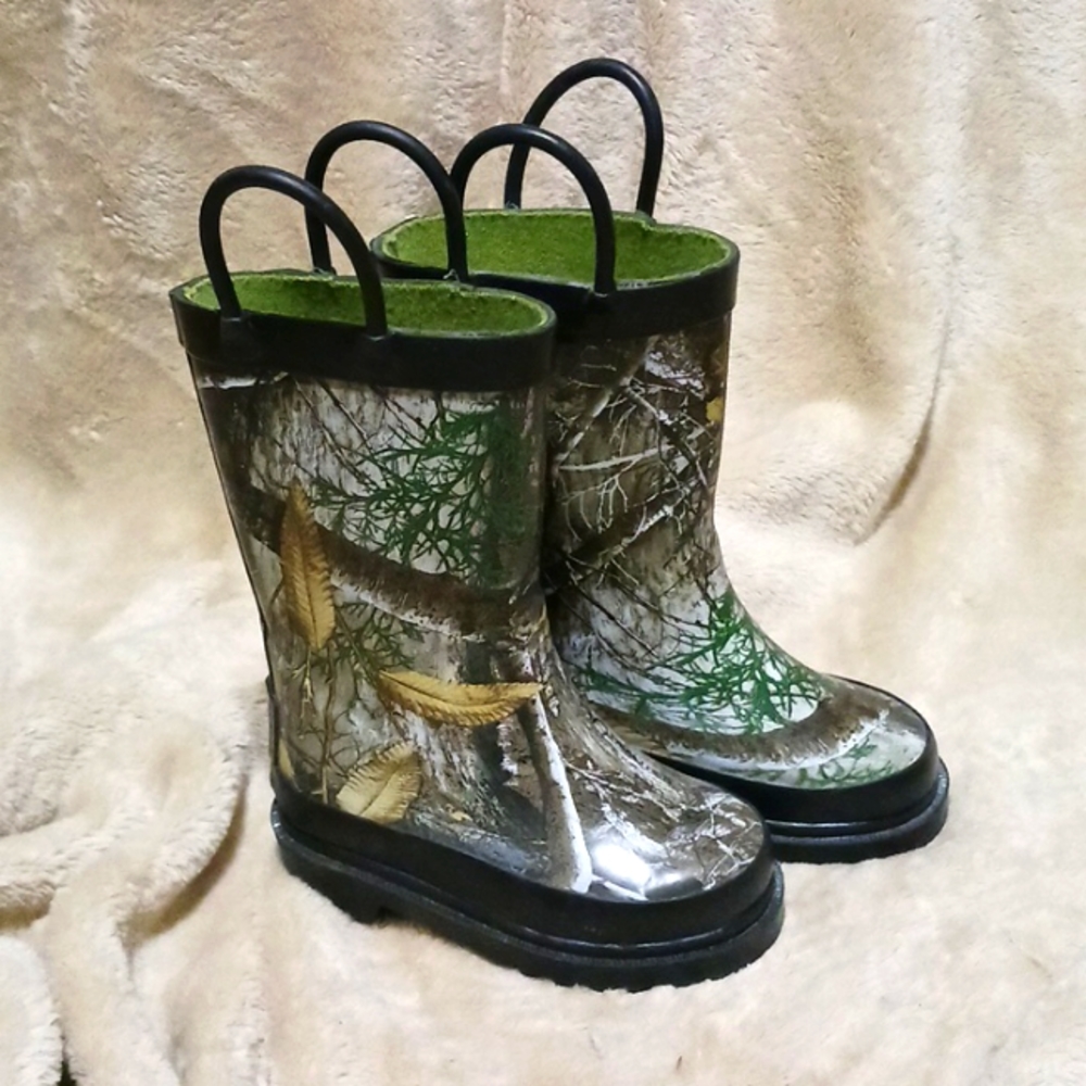 Toddler Magellon Camo Rain/Snow Boots size 5